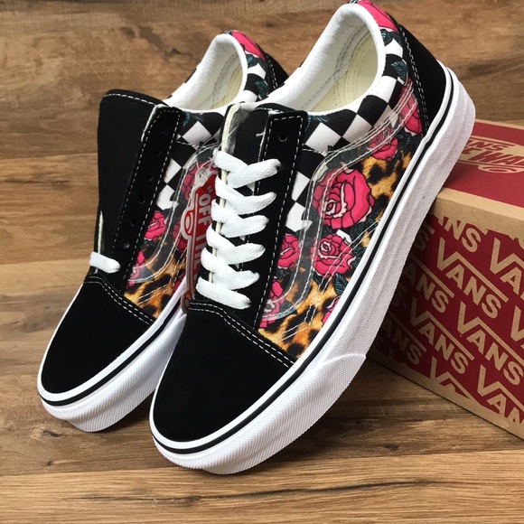 Vans Shoes - VANS OLD SKOOL BRAND NEW